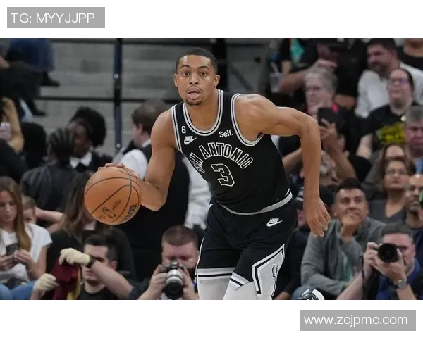 文班亚马新秀赛季表现抢眼场均数据震撼联盟引发热议